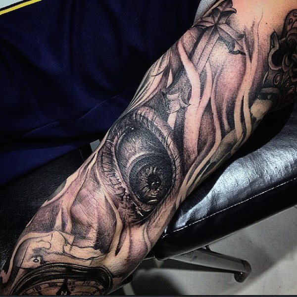 tatuaje ojo para hombre 22