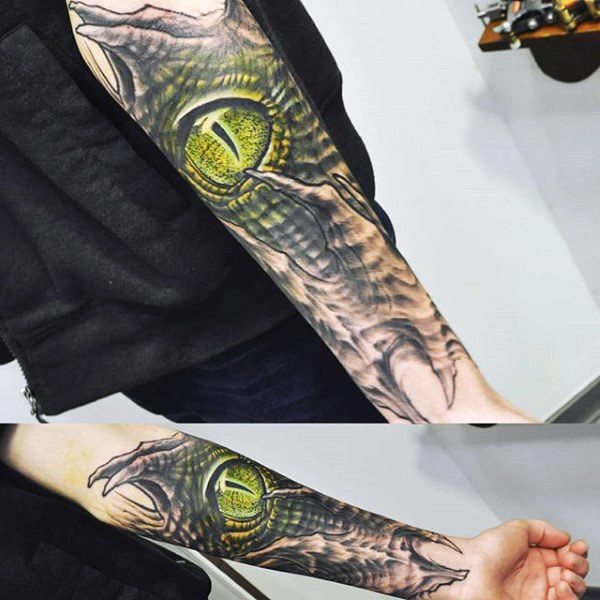 tatuaje ojo para hombre 31