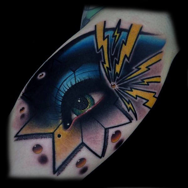 tatuaje ojo para hombre 33