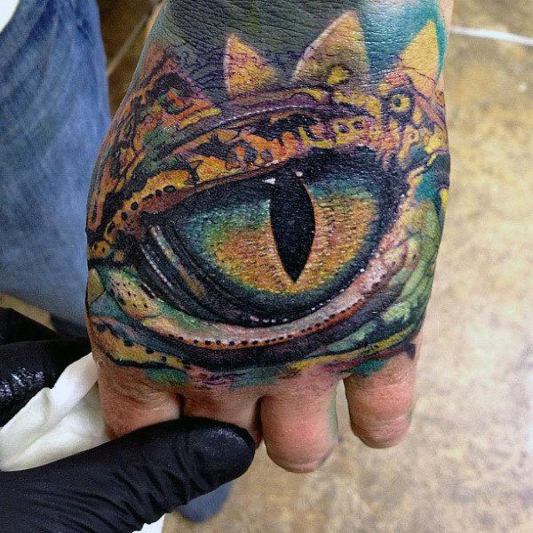 tatuaje ojo para hombre 59