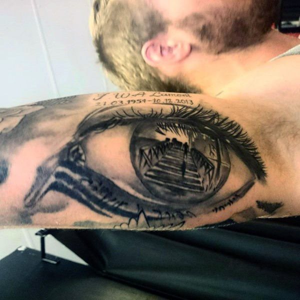 tatuaje ojo para hombre 64