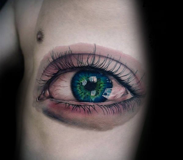 tatuaje ojo realista para hombre 01