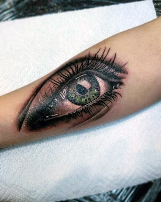 tatuaje ojo realista para hombre 08