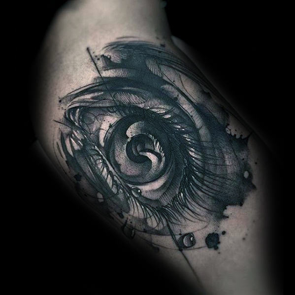 tatuaje ojo realista para hombre 21