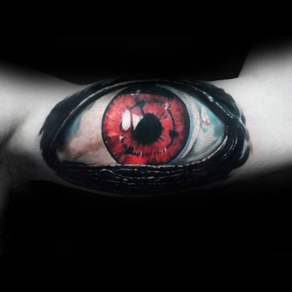 tatuaje ojo realista para hombre 31
