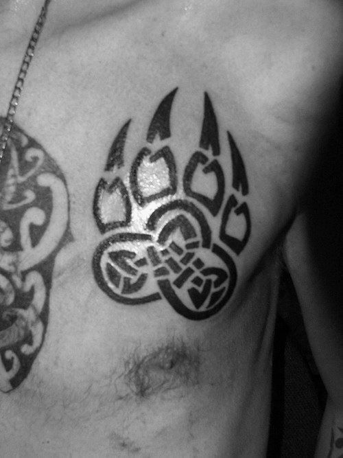 tatuaje oso celta para hombre 05