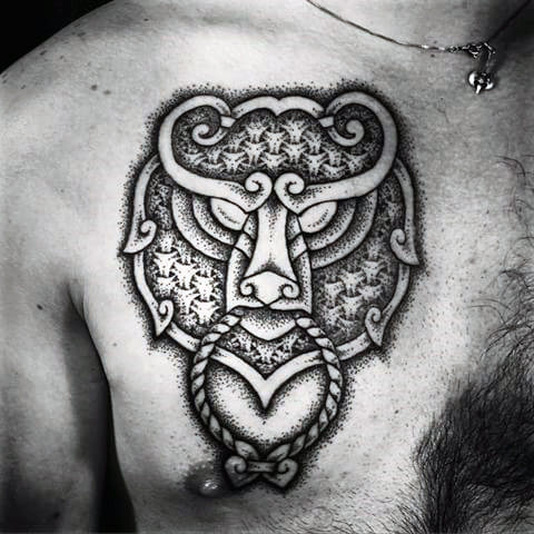 tatuaje oso celta para hombre 11
