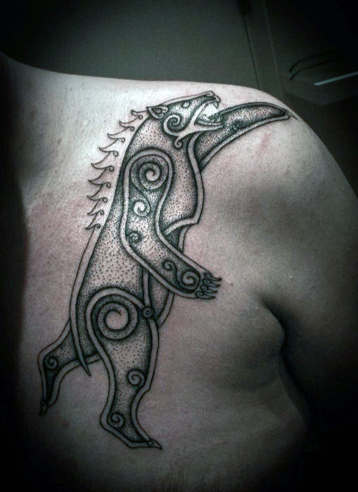 tatuaje oso celta para hombre 15