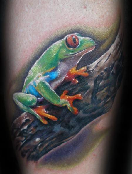 tatuaje rana en arbol para hombre 01