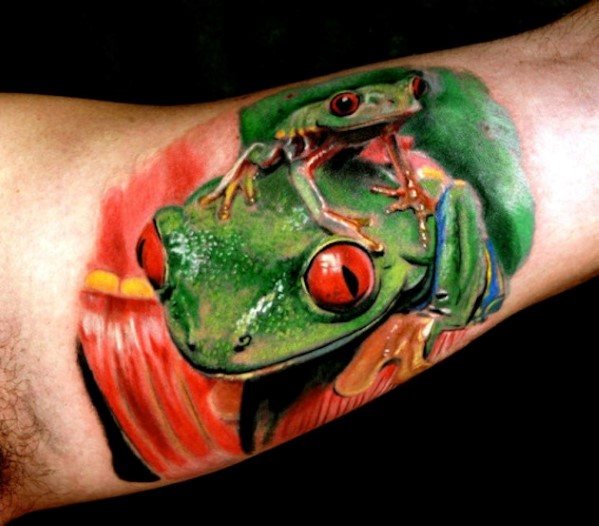 tatuaje rana en arbol para hombre 03