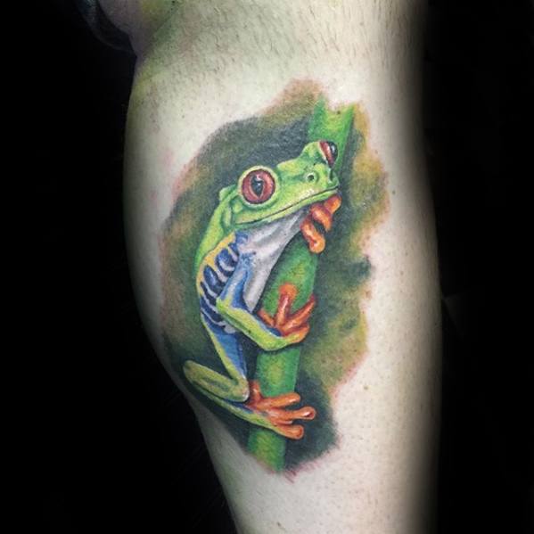 tatuaje rana en arbol para hombre 08