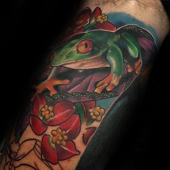 tatuaje rana en arbol para hombre 13