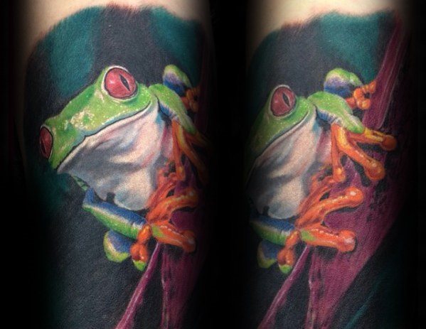 tatuaje rana en arbol para hombre 44