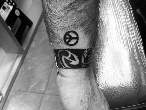 tatuaje simbolo para hombre 16