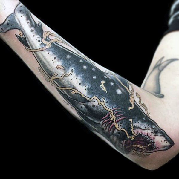 tatuaje tiburon nuevo estilo para hombre 01
