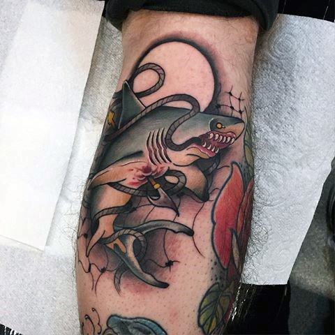 tatuaje tiburon nuevo estilo para hombre 10