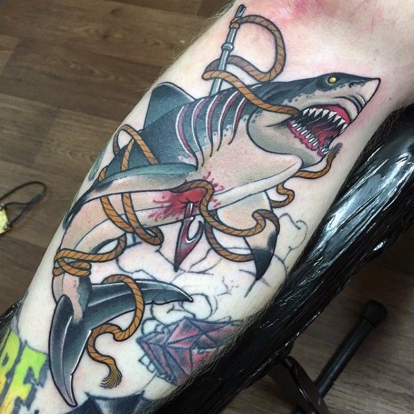 tatuaje tiburon nuevo estilo para hombre 11