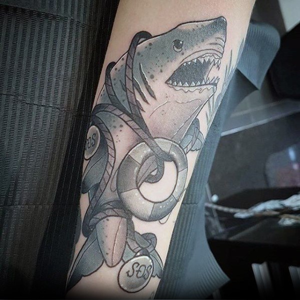 tatuaje tiburon nuevo estilo para hombre 19