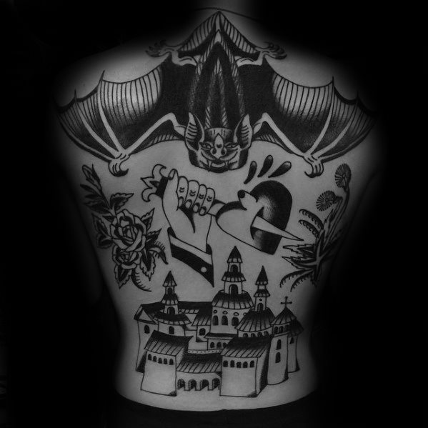 tatuaje tradicional murcielago para hombre 01