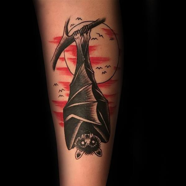 tatuaje tradicional murcielago para hombre 39