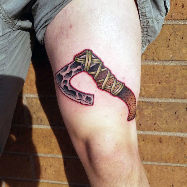 tatuaje hacha pequena 25