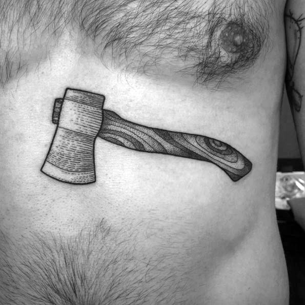tatuaje hacha pequena 37