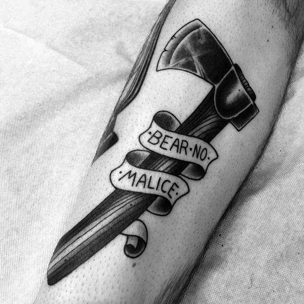 tatuaje hacha pequena 53