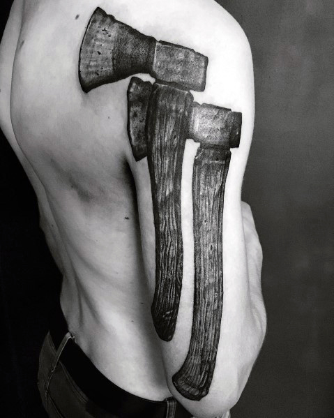 tatuaje hacha pequena 55