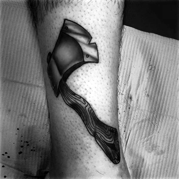 tatuaje hacha pequena 57