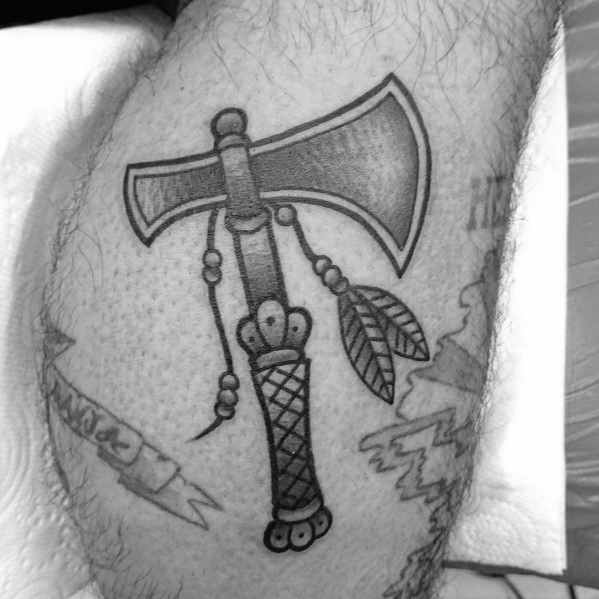 tatuaje hacha pequena 77
