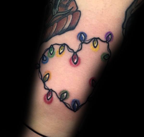 tatuaje luces navidad 23